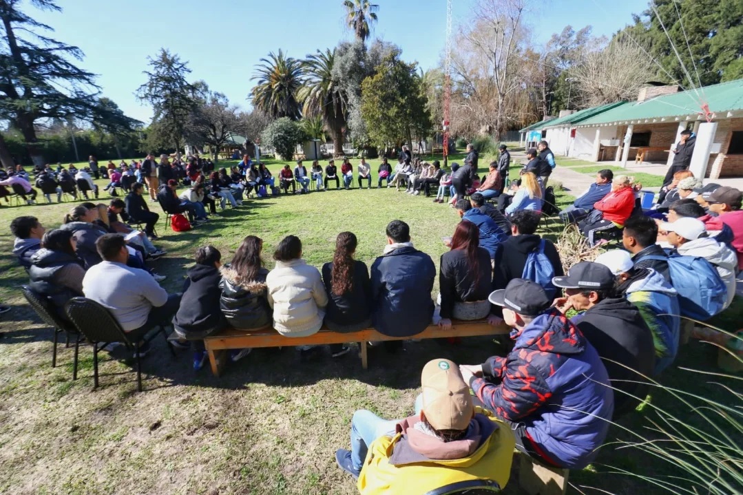 Imagen secundaria de La juventud se organiza para fortalecer a Axel y frenar a Milei